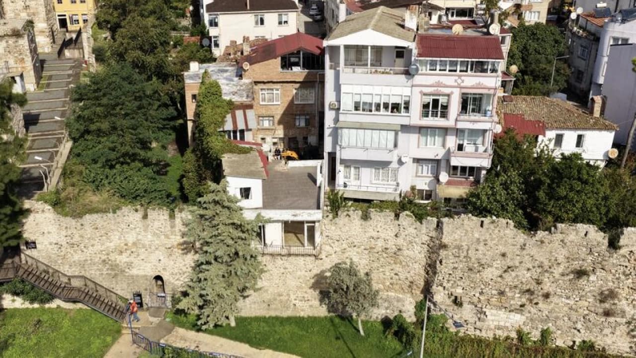Sinop Kalesi Surlarını Kötü Görüntüden Kurtaracak Çalışma Başladı