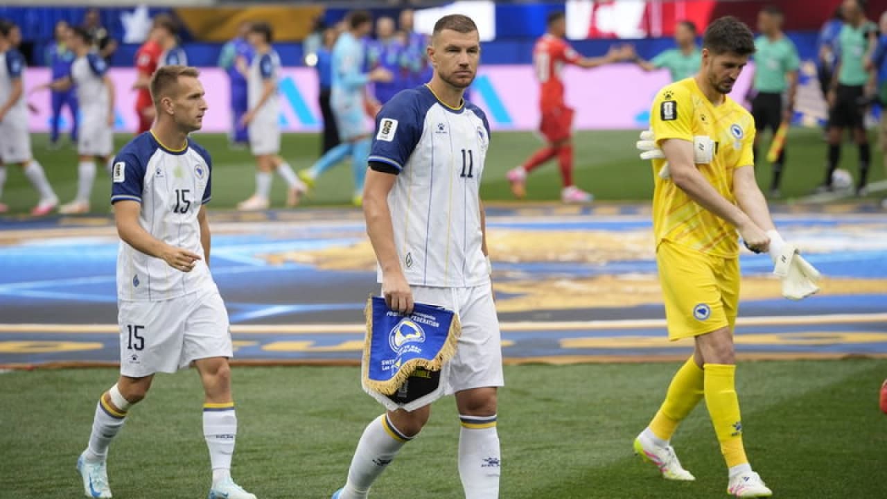 Edin Dzeko Bosna Hersek Milli Takımı'na Veda Etti: İsveç Maçıyla Tarihi Ayrılık
