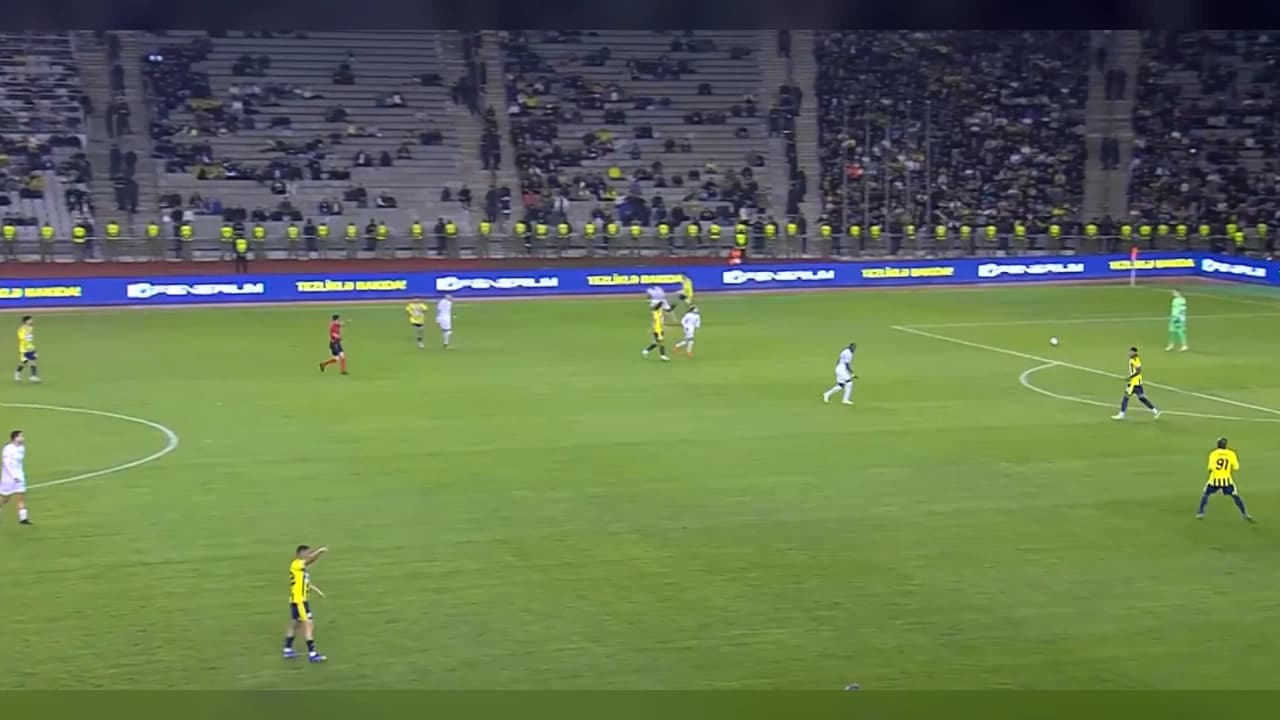 Fenerbahçe'nin Hazırlık Maçında Mason Greenwood Kırmızı Kart Gördü: Oyun 10 Dakika Durdu