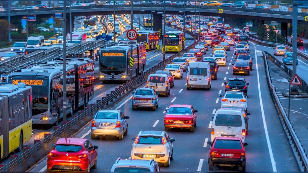 İstanbul'da 4 Ekim Pazar Günü Sahil Yolu Trafiğe Kapatılıyor