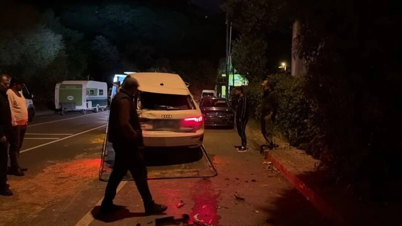 Sarıyer'de Otomobil Park Halindeki 6 Araca Çarptı: 1'i Ağır 3 Yaralı