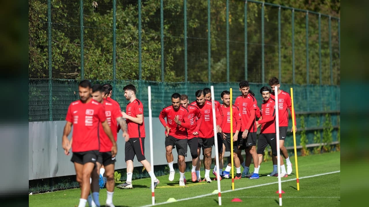 A Milli Futbol Takımı'ndan İtalya Maçı Öncesi Son Çalışma