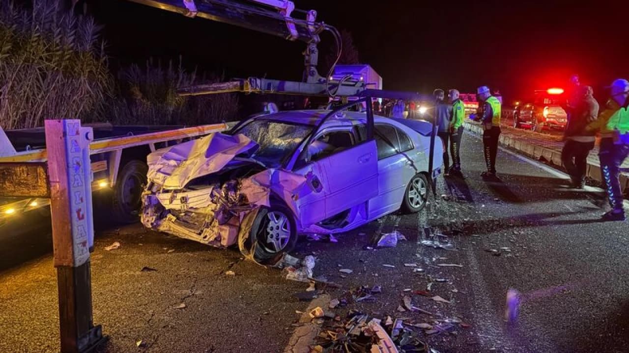 Aydın'da Kaza Yapan Araçlara Daldı: 1'i Ağır 12 Yaralı