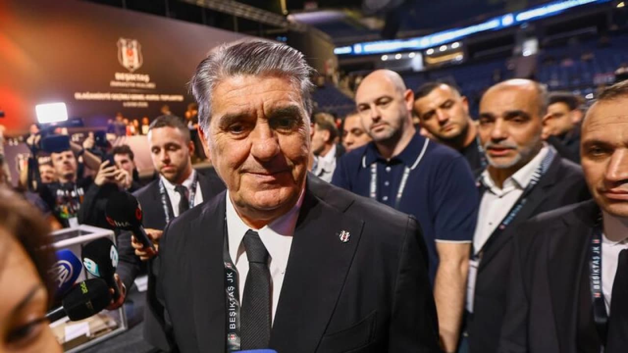 Beşiktaş'ta Serdal Adalı yeniden başkanlığa seçildi