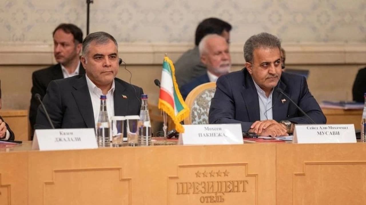 İran Petrol Bakanı Muhsin Paknejad İstifa Etti