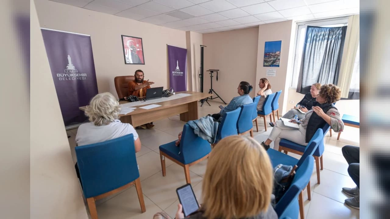 İzmir Büyükşehir Belediyesi'nin 10 aylık Yazarlık Eğitimleri başladı