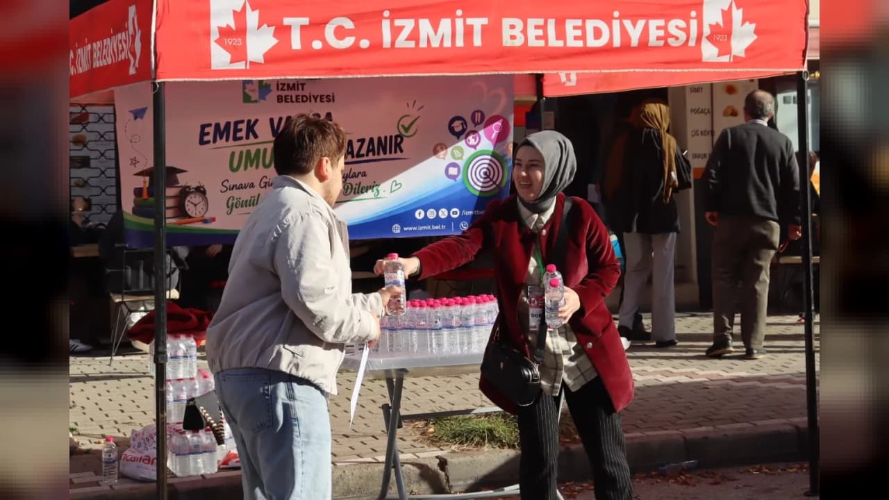 İzmit Belediyesinden KPSS Adaylarına Sınav Günü Desteği