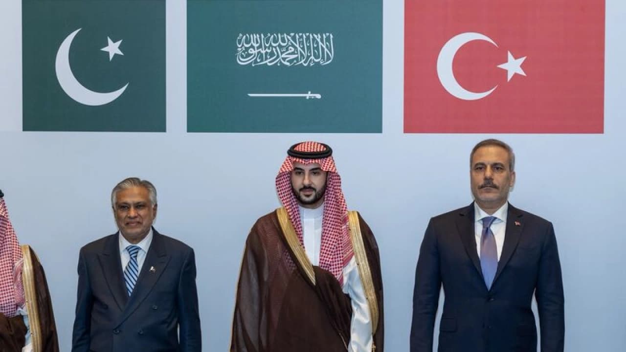 Bakanlar Fidan ve Güler Riyad'daki Savunma Komitesi Toplantısı'nda