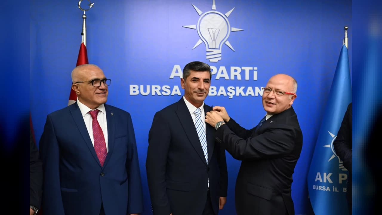 Bursa Yenişehir'de İki Belediye Meclis Üyesi AK Parti'ye Katıldı
