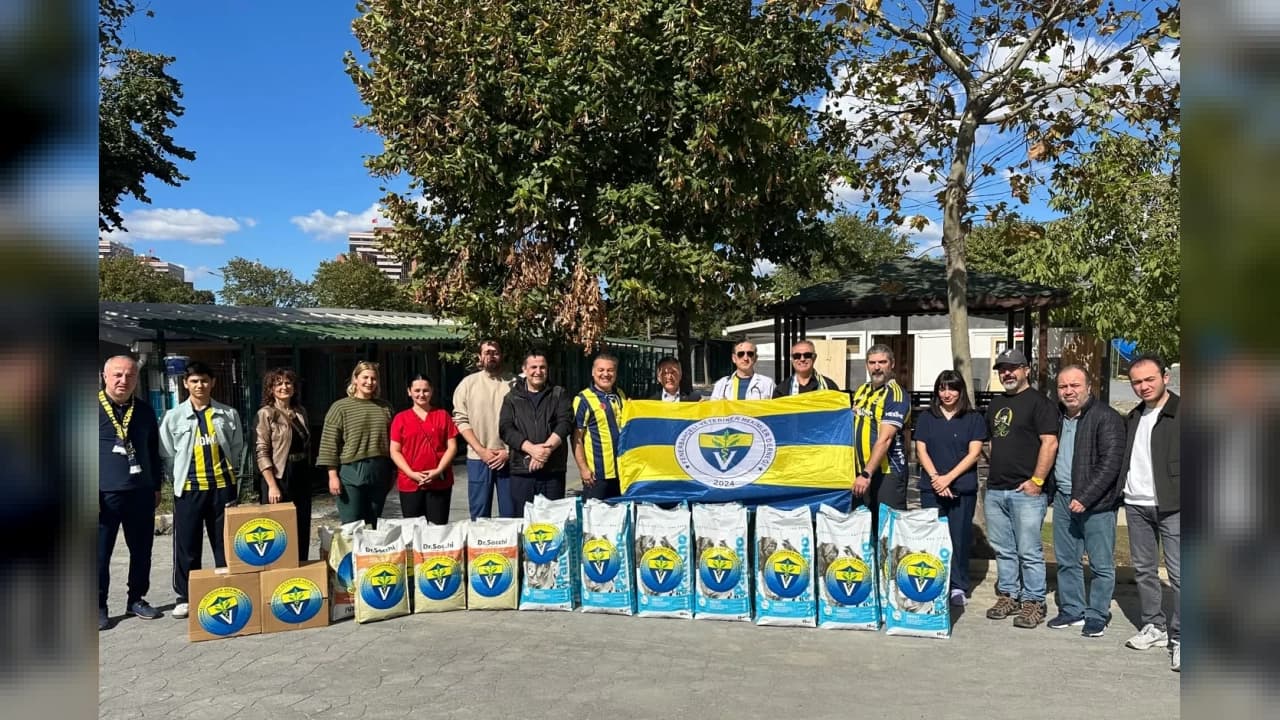 Fenerbahçeli Veteriner Hekimler Derneği'nden Bakırköy'e Mama Desteği