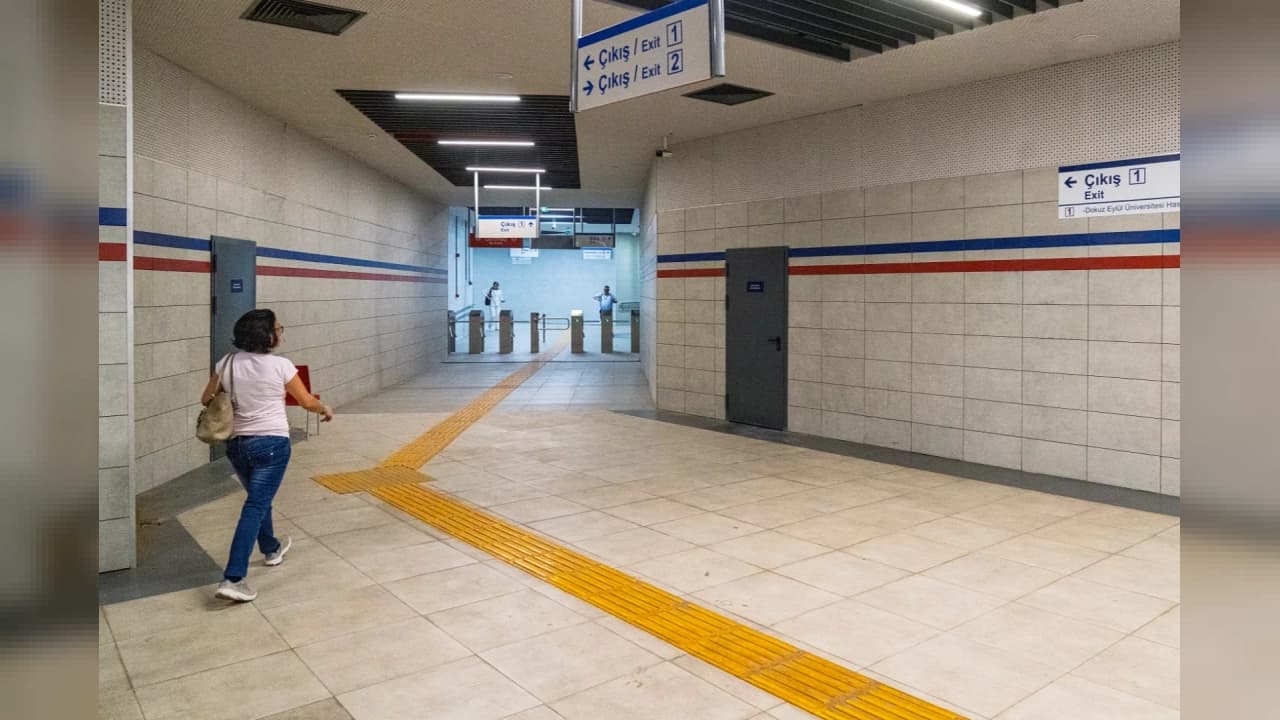 İzmir Metrosu Hastane Çıkışına Yeni Yaya Tüneli ve Asansör