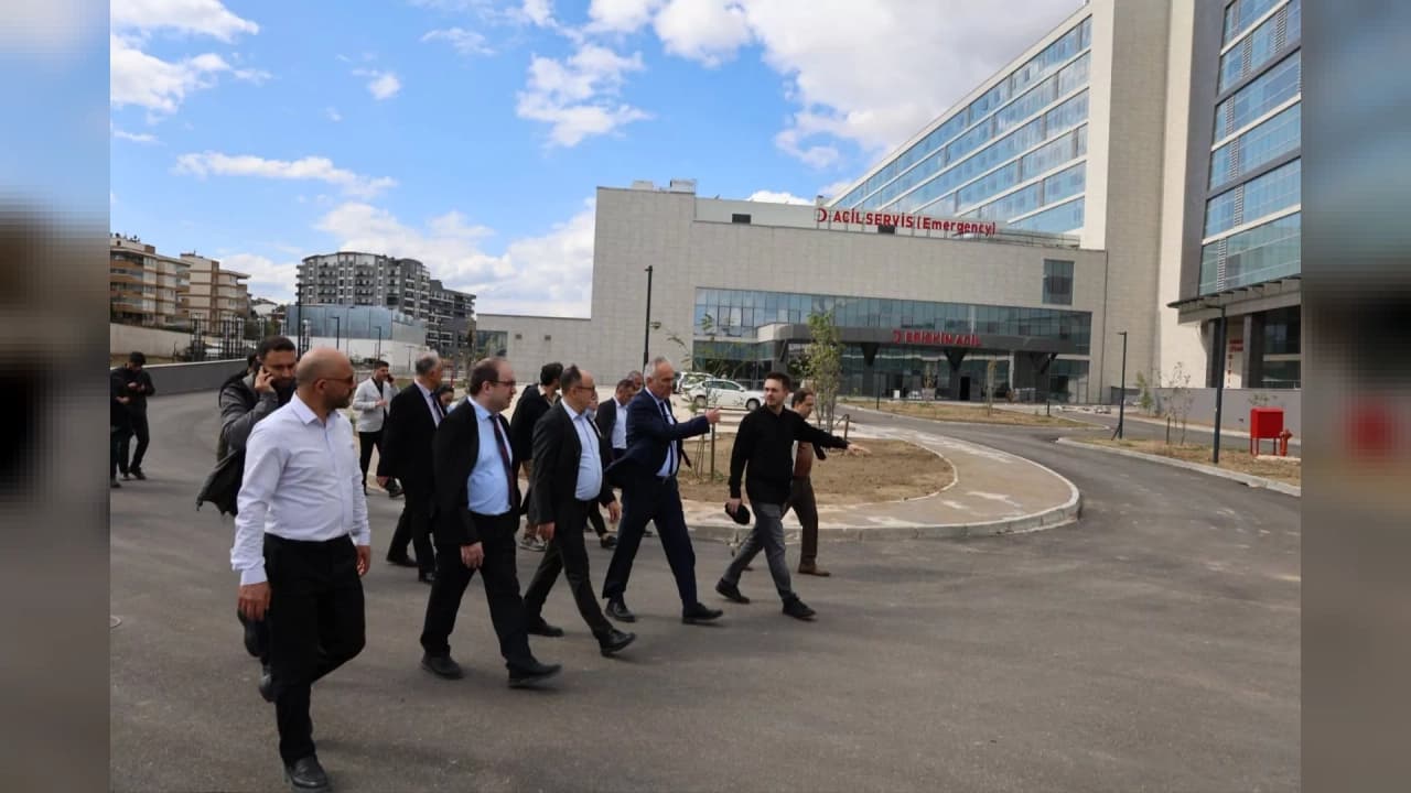 Bursa'daki hastane yatırımlarında açılış öncesi inceleme yapıldı