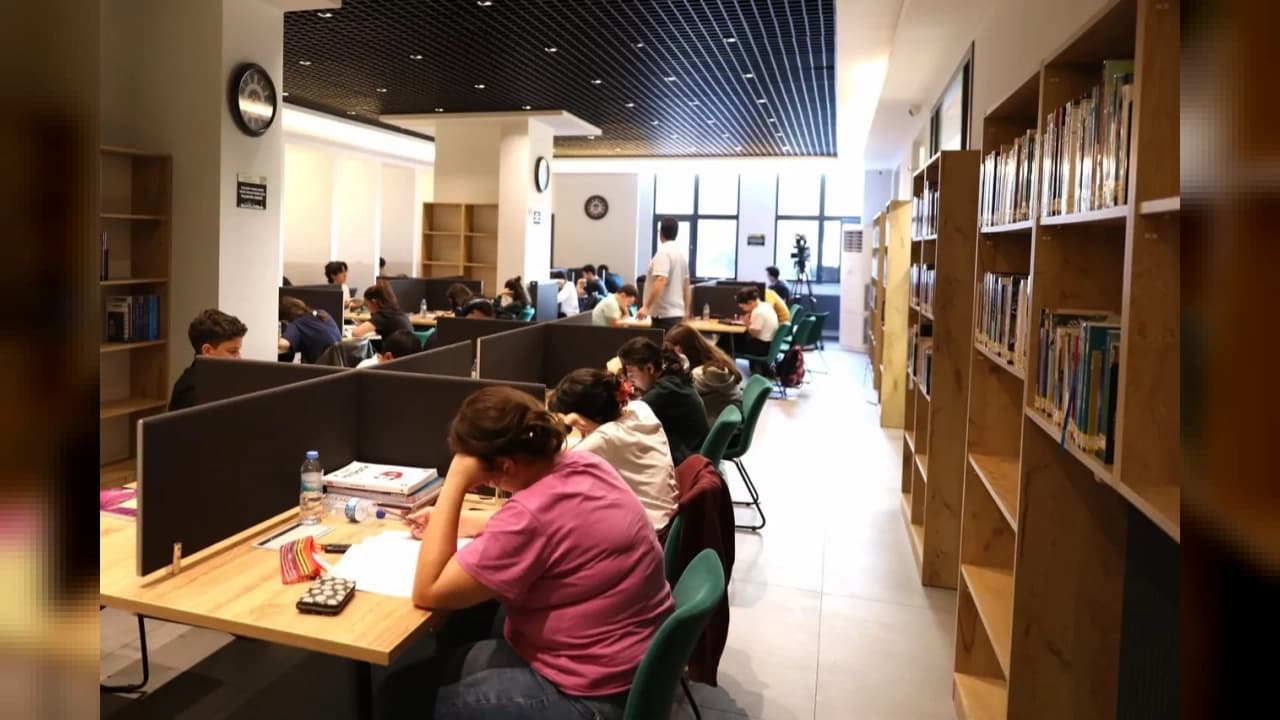 Melikgazi'deki Akıl Küpü Kütüphaneleri yeni eğitim döneminde doldu