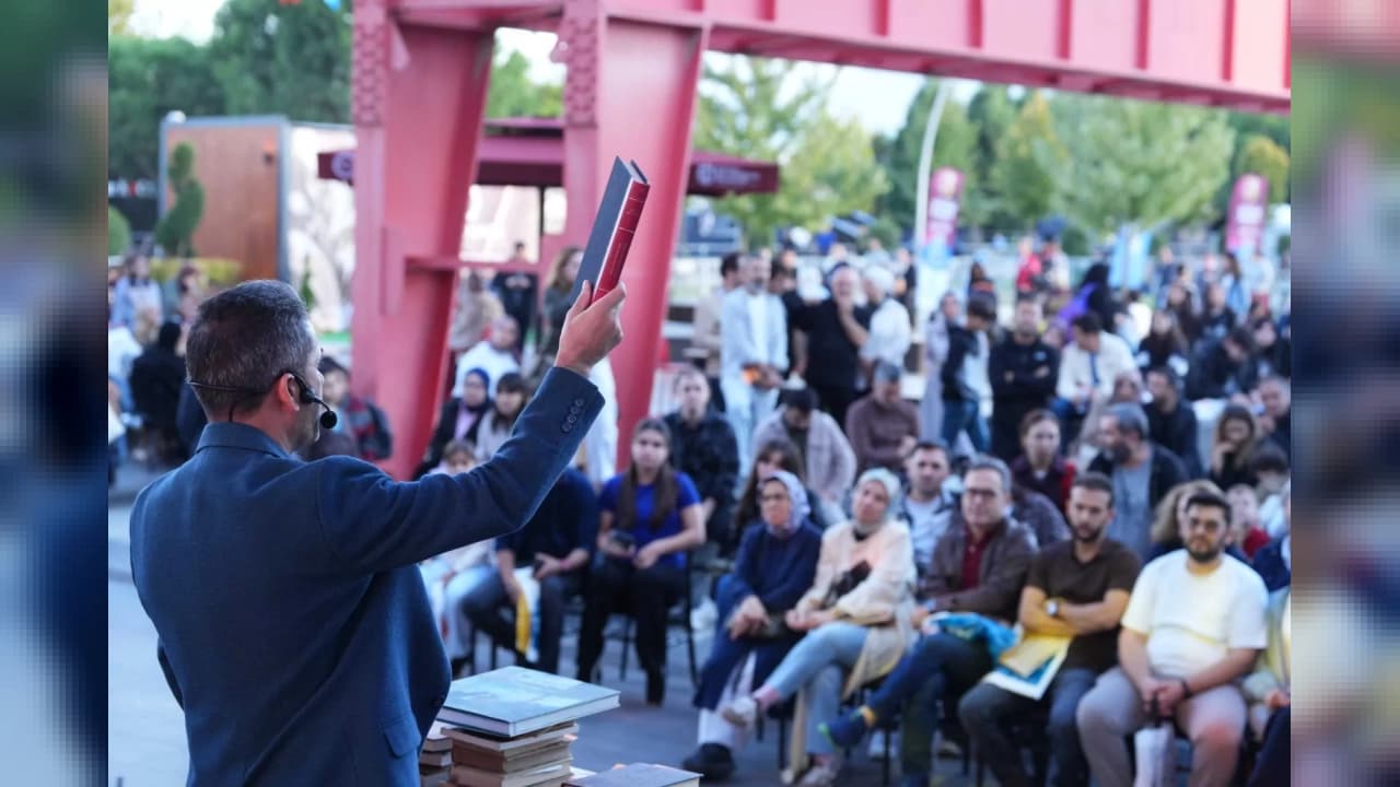 Uluslararası 16. Kocaeli Kitap Fuarı'nda 45 eser açık artırmaya sunuldu