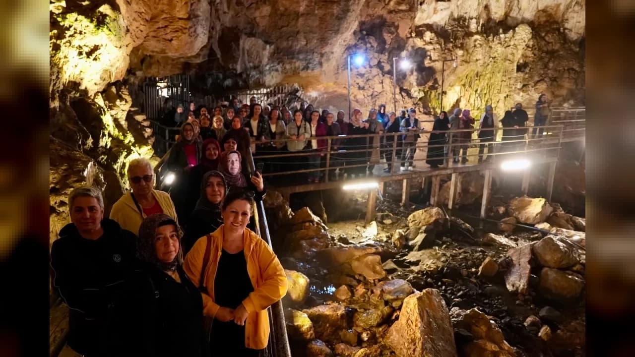 Düzceli kadınlar Sarıkaya Mağarası'nı ziyaret etti