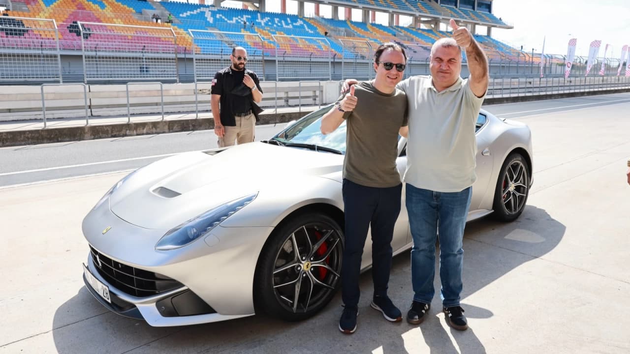 Görme engelli F1 tutkunu Levent Karadöl Massa ile piste çıktı