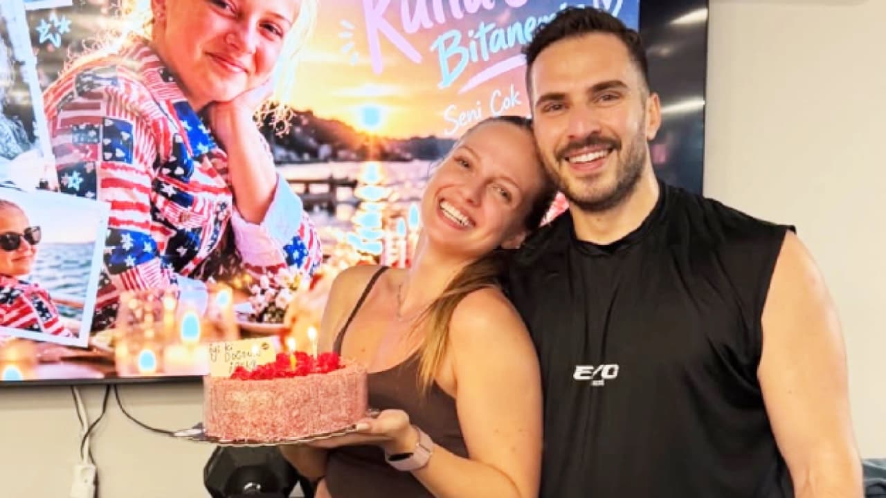 İpek Filiz Yazıcı 25'inci Yaşını Spor Salonunda Kutladı