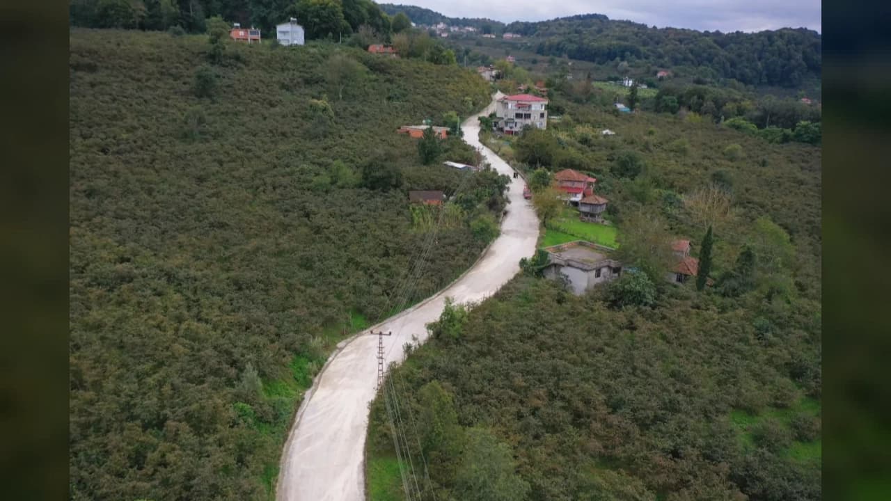 Ordu Ünye'de 1,8 kilometrelik güzergahta beton yol çalışması
