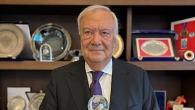Prof. Dr. Pamir'e Altın Nöron Ödülü, Prof. Dr. Özduman'a Üst Düzey Görev