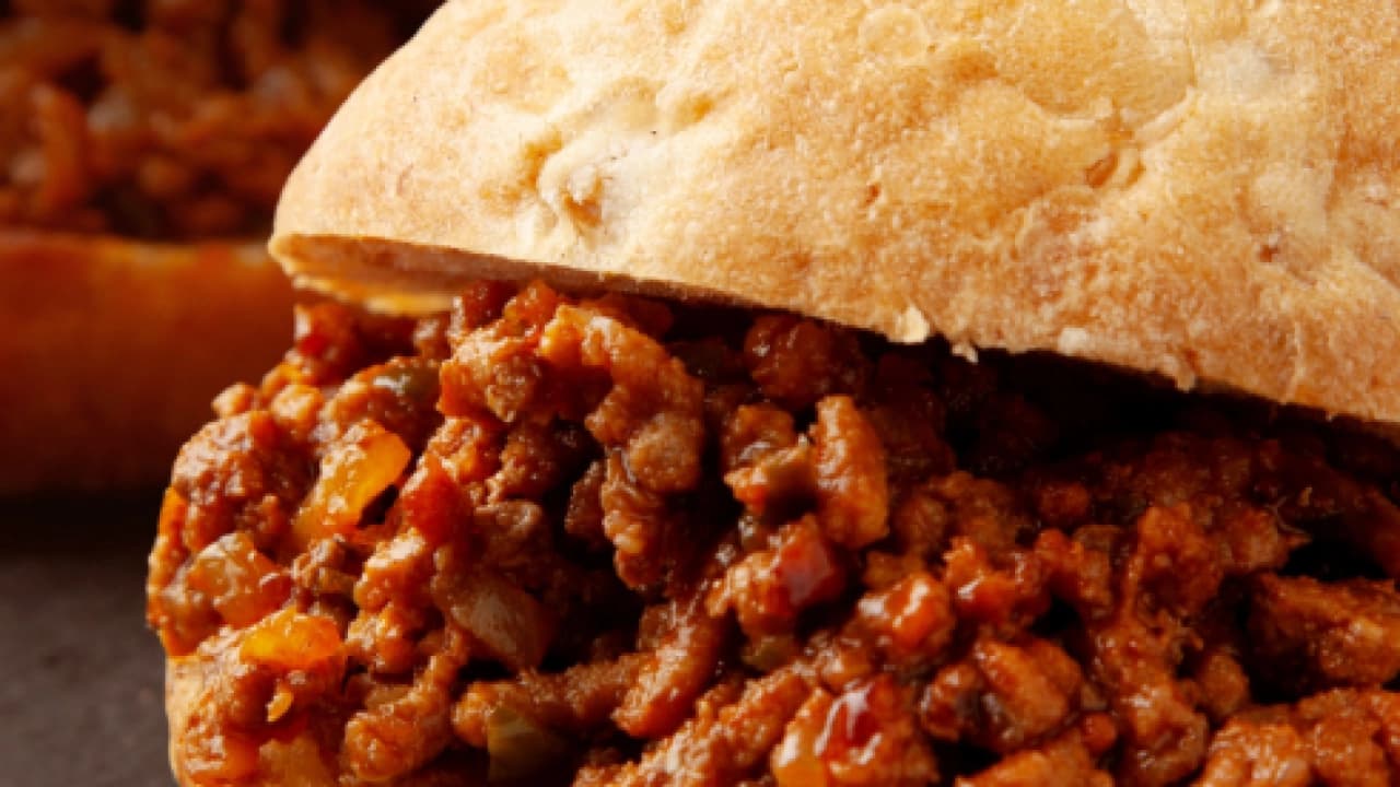 Sloppy Joe sandviçinin tarihi, şehirleri ve isim kökeni