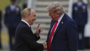 Trump'tan Rusya'daki salgın için Putin ile görüşme açıklaması