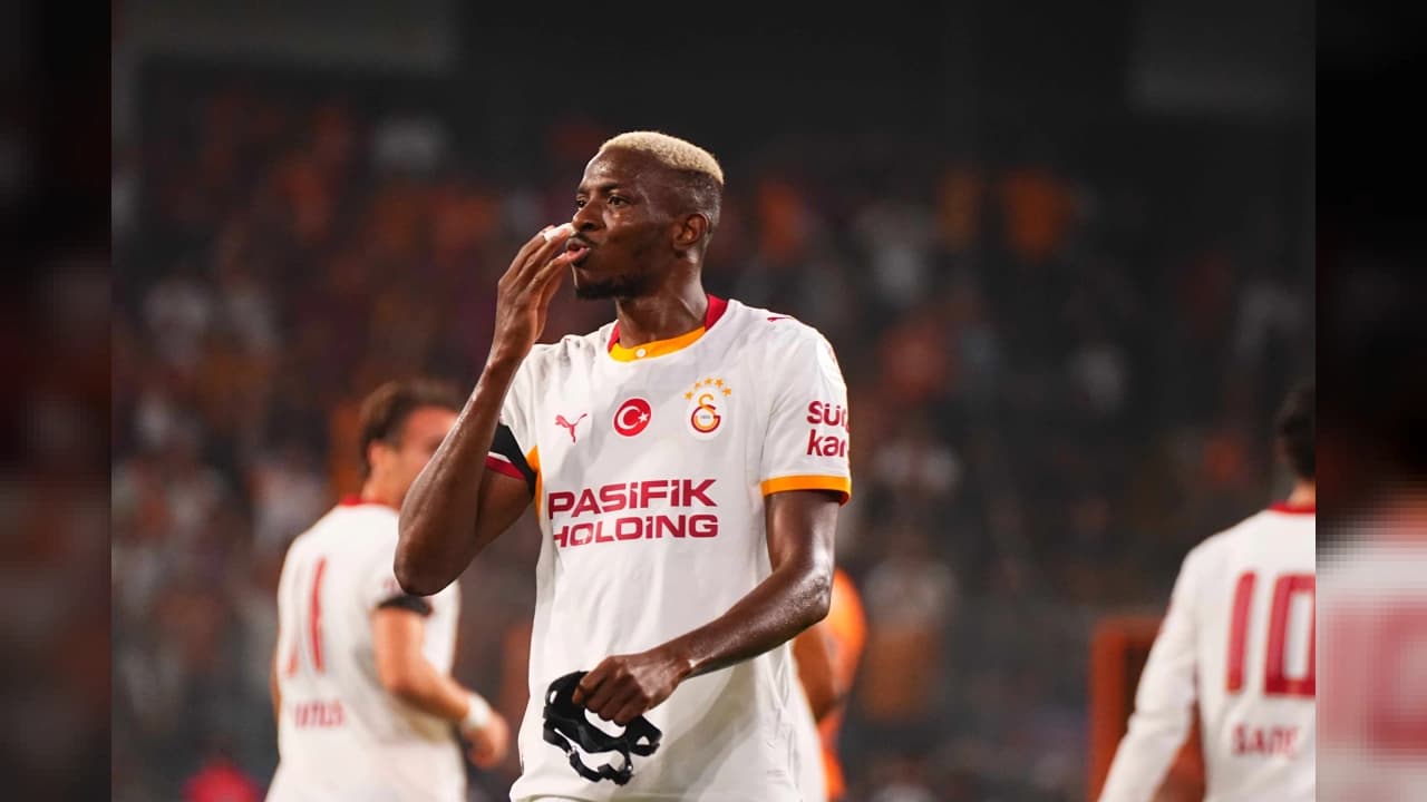 Victor Osimhen'in sahalara dönüşü için Barcelona maçı hedefleniyor