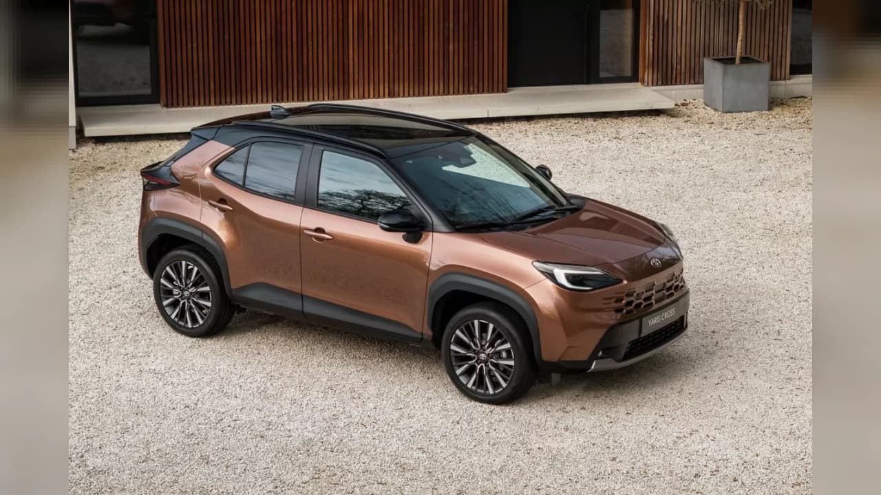 Yenilenen Yaris Cross Hybrid 2 milyon 388 bin liradan satışa çıktı