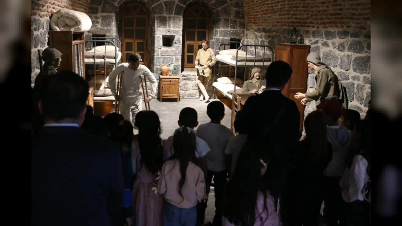 Kars'ta Şehrimi Tanıyorum projesiyle 9 bin öğrenci tarihi yerleri gezdi