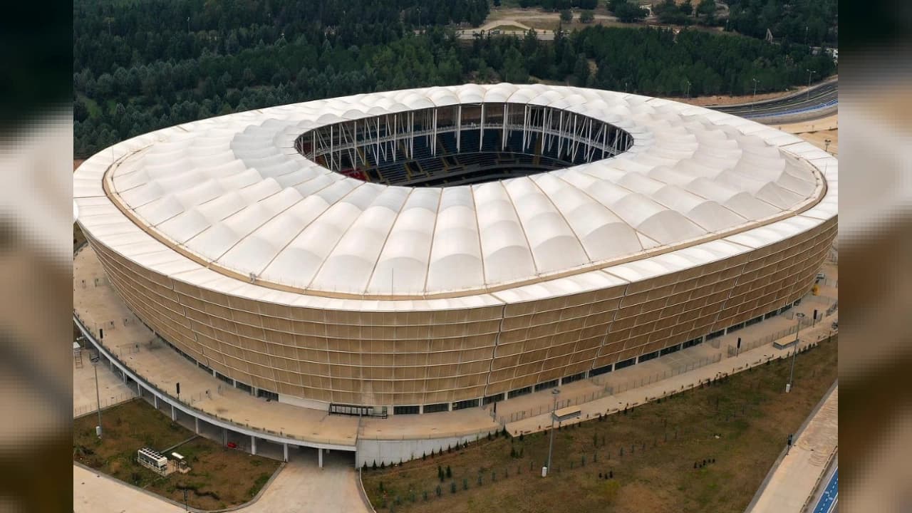 TFF 3. Lig ekibi Adanaspor'u Uğur Özdemir'in devralması bekleniyor