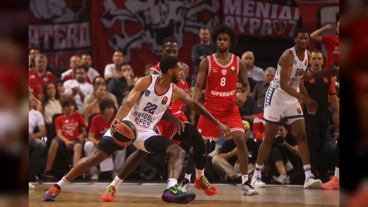 Anadolu Efes deplasmanda Olympiakos'a 89-66 kaybetti