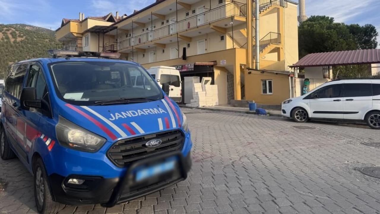 Denizli'de yaşlı çift kaldıkları pansiyonun banyosunda ölü bulundu