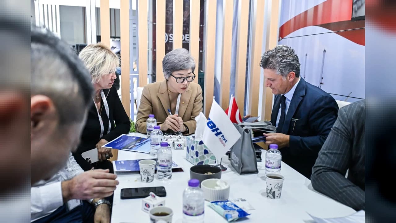 LOGISTECH Fuarı'nda Zengezur Koridoru ve Alsancak Limanı ele alındı