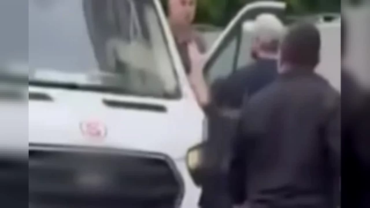 Mudanya'da okul önünde kavga eden iki servis sürücüsüne ceza