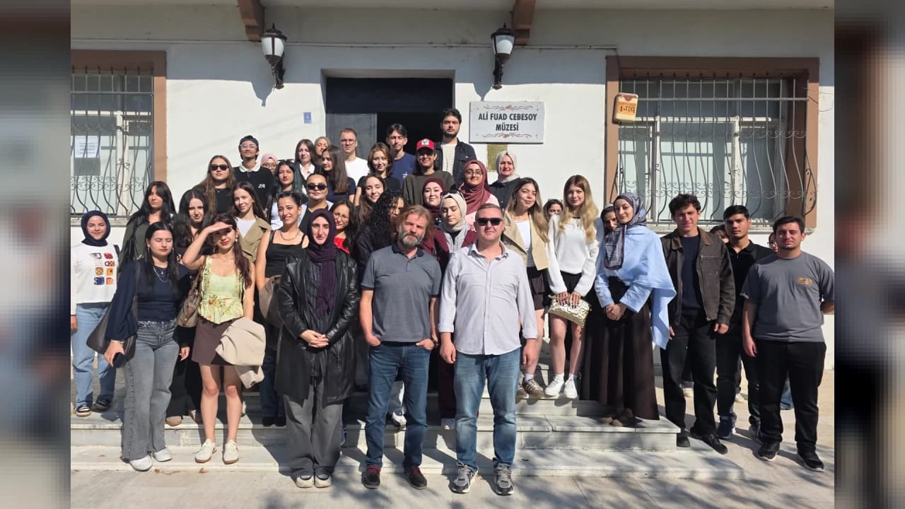 Sakarya'da Üniversite Öğrencilerine Şehir Gezisi Düzenlendi