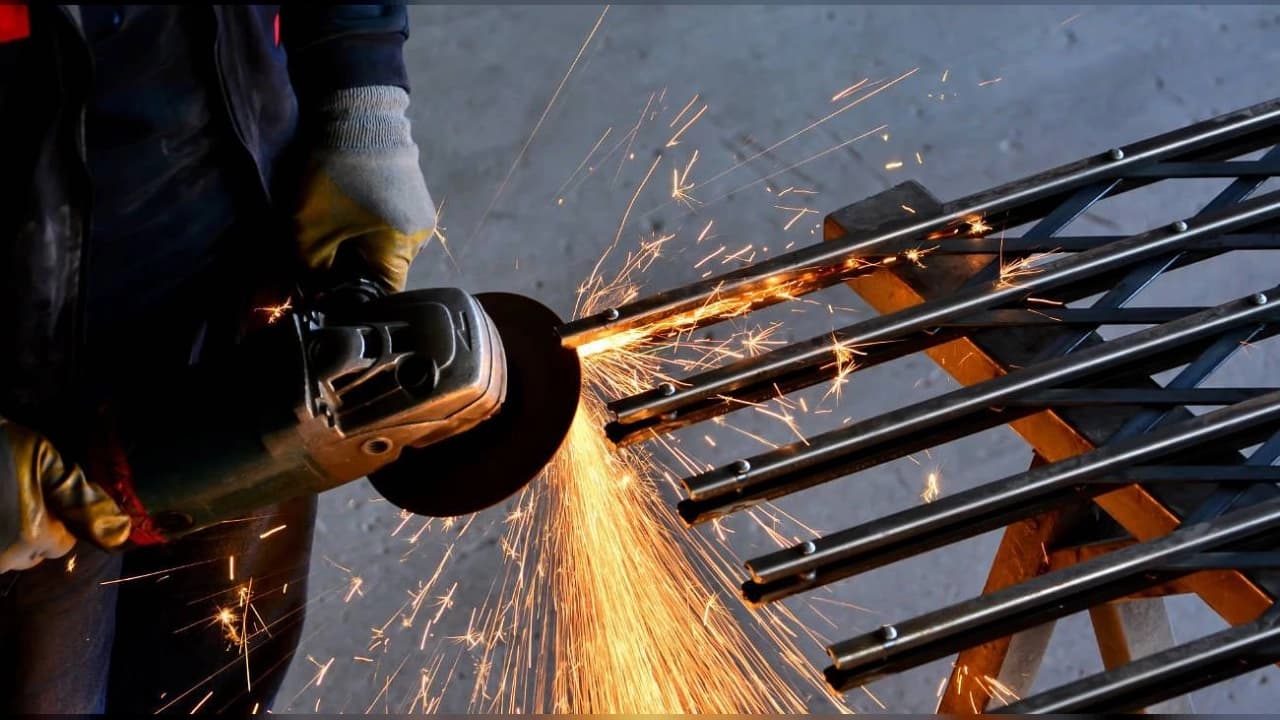Sanayi üretimi ağustosta yıllık yüzde 1,9 azaldı