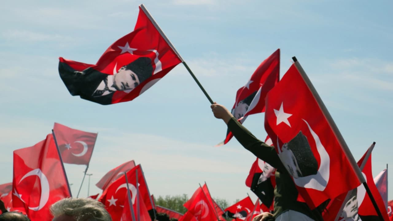 28 Ekim yarım gün mü ve 29 Ekim Cumhuriyet Bayramı tatili kaç gün
