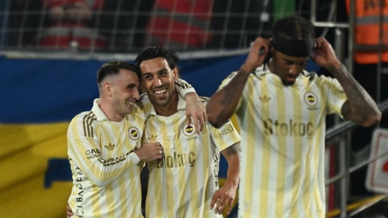 Fenerbahçe deplasmanda Çaykur Rizespor'u 3-0 mağlup etti