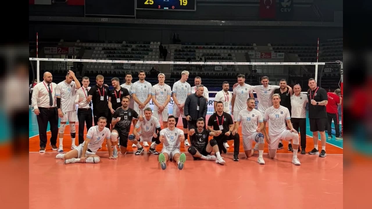 Gebze Belediyespor Kupa Voley'de çeyrek finale yükseldi