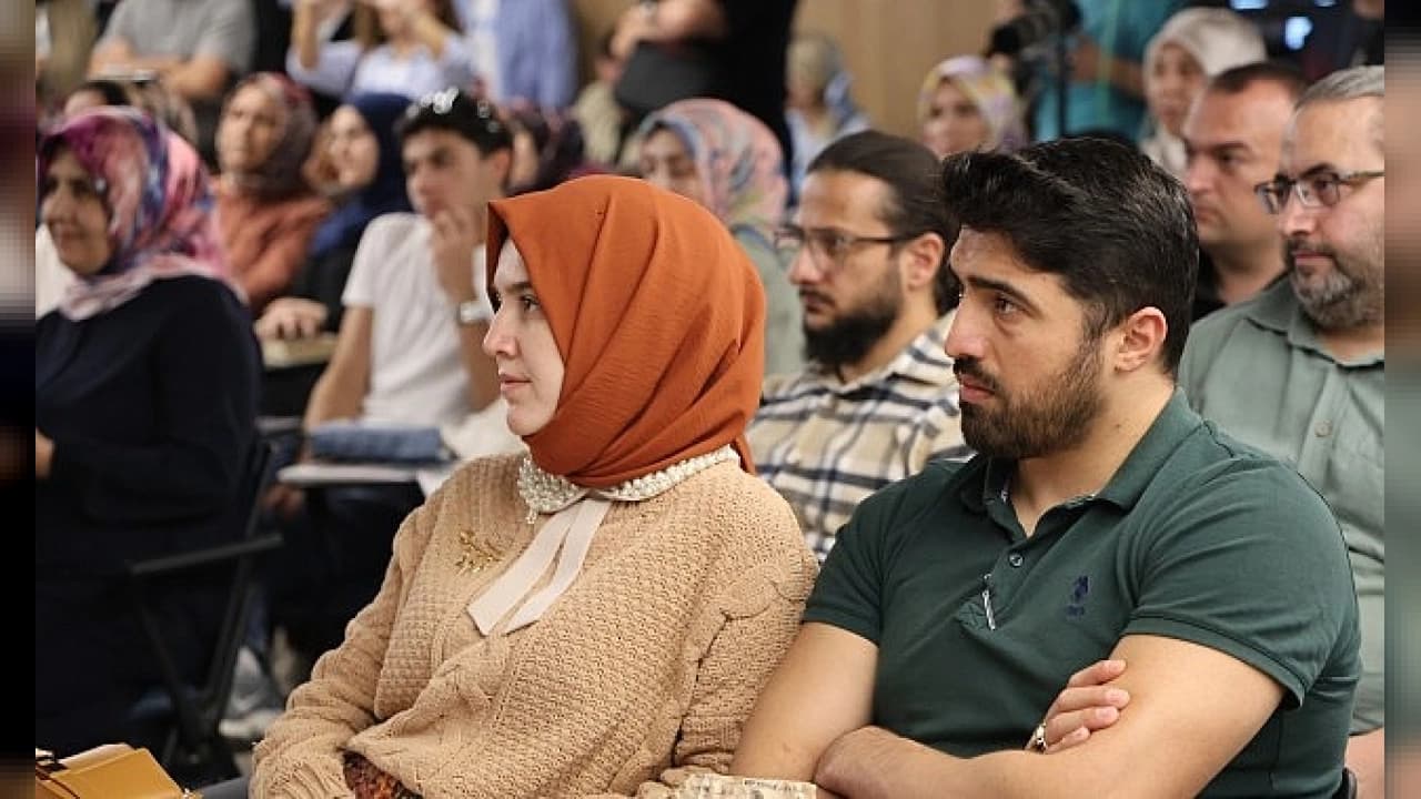 Bahadır Yenişehirlioğlu Kocaeli Kitap Fuarı'nda söyleşi gerçekleştirdi