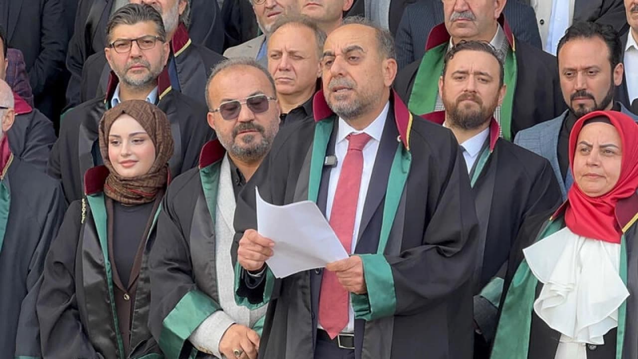 İstanbul 2 Nolu Barosu'nda Seçimi Rıza Saka Kazandı