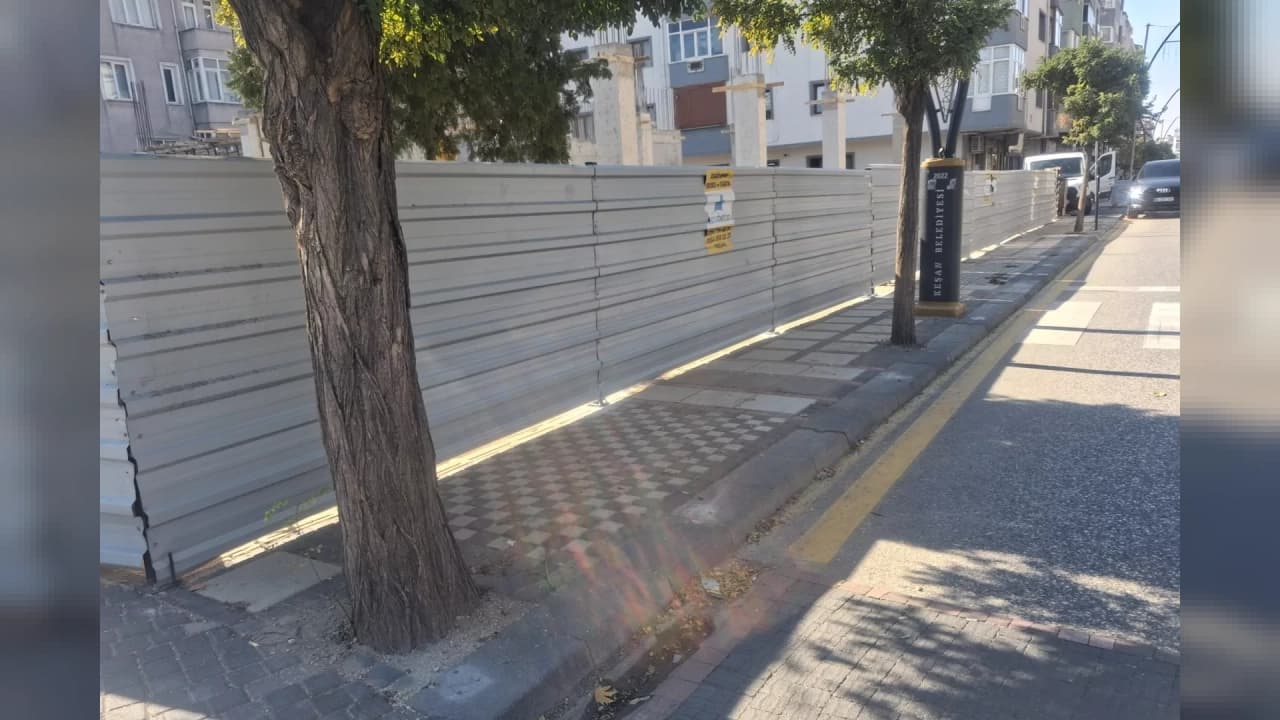 Keşan'da inşaat nedeniyle kapatılan kaldırım açıldı