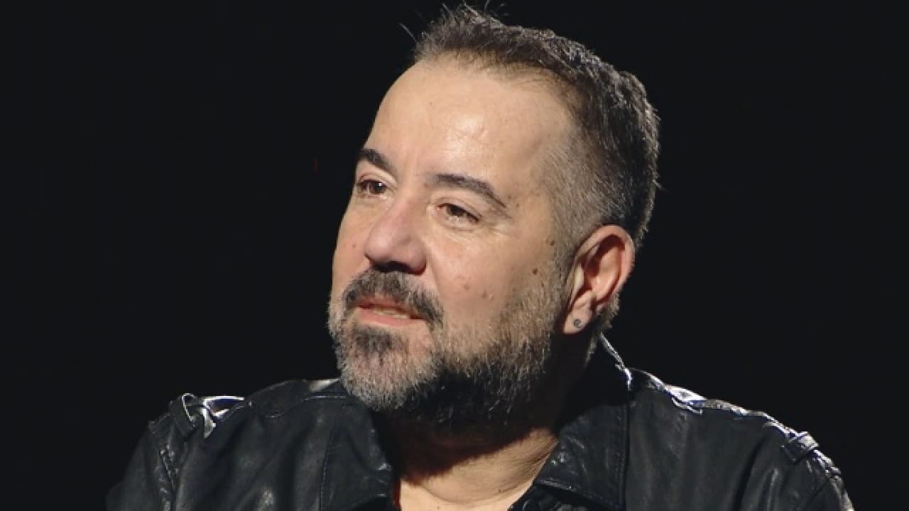 Ata Demirer'den takipçilerine dolandırıcılık uyarısı