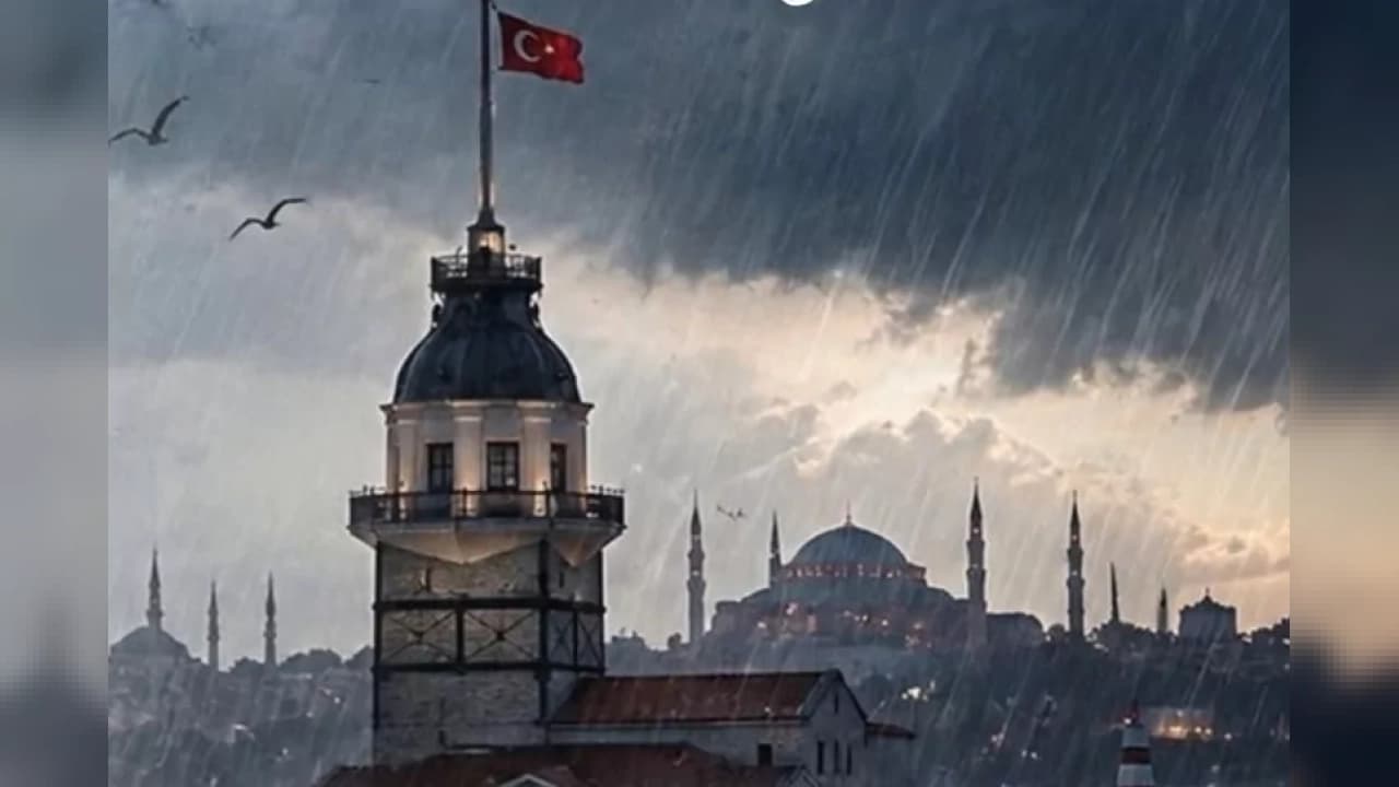 İstanbul'da kuvvetli sağanak ve fırtına uyarısı