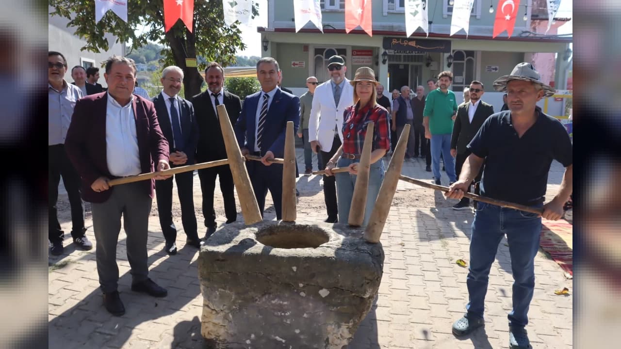 İzmit'te 4. Geleneksel Pat Pat Festivali düzenlendi