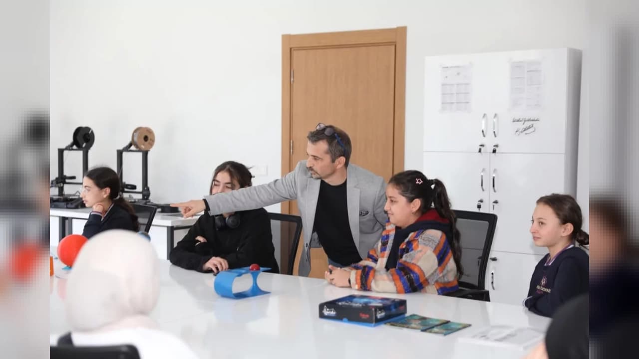 Kocasinan İnovasyon Merkezi öğrencileri gelecekle buluşturuyor