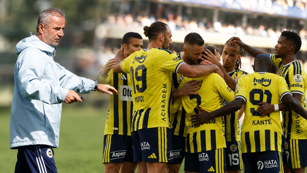 Fenerbahçe Şampiyonlar Ligi'nde Aston Villa Deplasmanına Çıkıyor