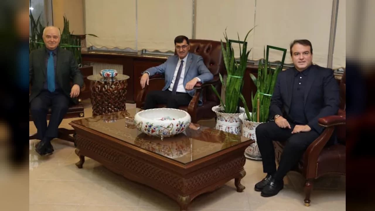 Eyüp Kahveci, Güral Porselen Yönetim Kurulu Başkanı Güral'ı Ziyaret Etti