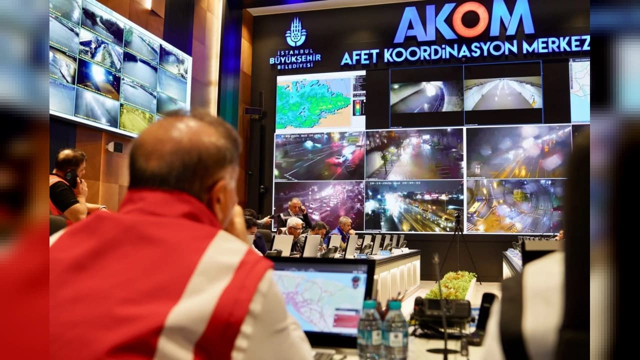 İstanbul'da Sağanak 2 Can Aldı: 595 Kişi Tahliye Edildi