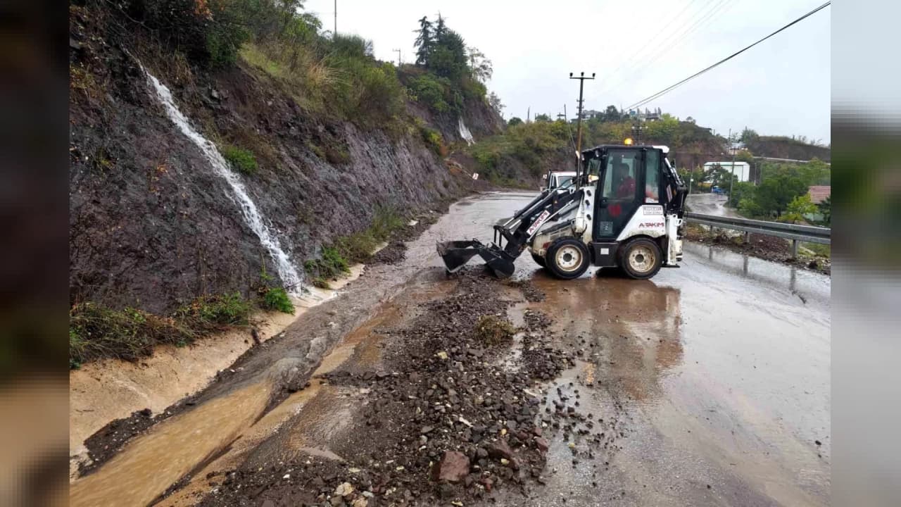 Kocaeli'de Sağanak Nedeniyle Ekipler Seferber Oldu