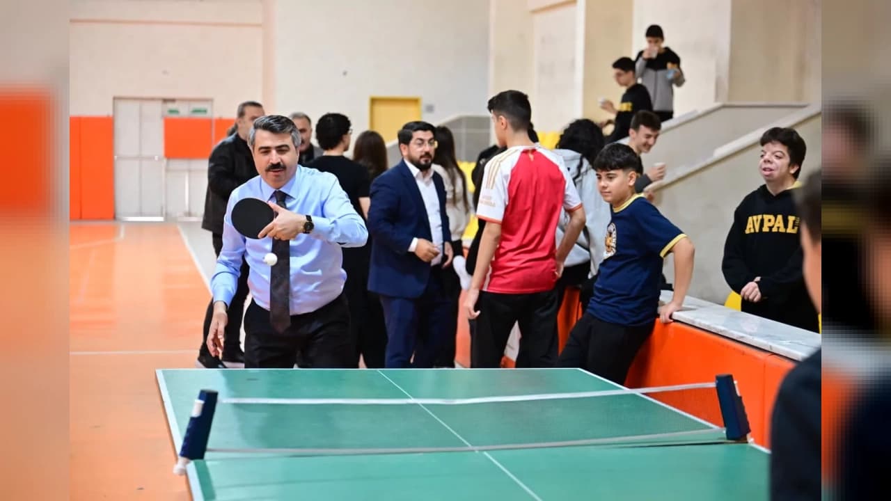 Başkan Oktay Yılmaz Ahmet Vefik Paşa Anadolu Lisesi'ni Ziyaret Etti